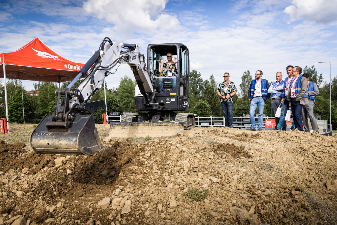 E35 mini-excavator - Innovation at bauma 2022 Trade Show