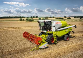 Biçer döver Claas Avero 240