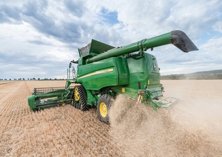 Biçer döver John Deere T670 
