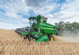 Biçer döver John Deere T670 