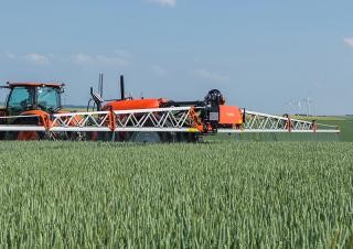 Çakma tarla pülverizatörleri Kubota XTS3-2.600l