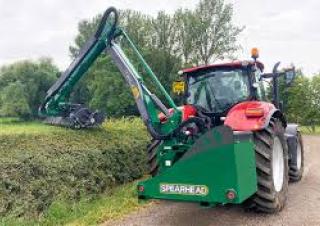 Yaz bakım ekipmanları Çim biçme makineleri Spearhead Twiga 7000 Flex