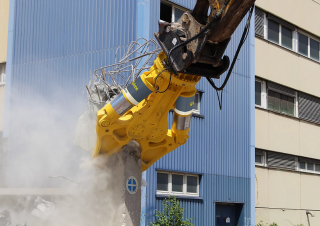 Attachments Concrete Crushers Epiroc CB 7500