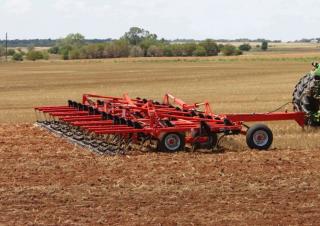 Cultivators Kuhn Chisel 4000-39