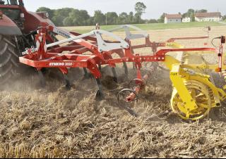 Cultivators Pöttinger Synkro 3030 nova