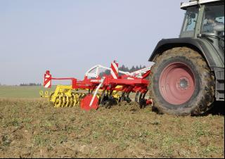 Cultivators Pöttinger Synkro 3030 nova