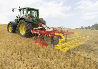 Cultivators Pöttinger Synkro 3530