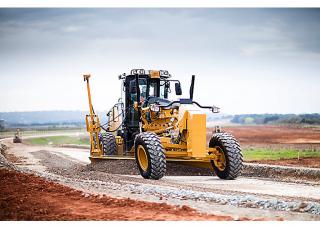 Graders Caterpillar 140M AWD