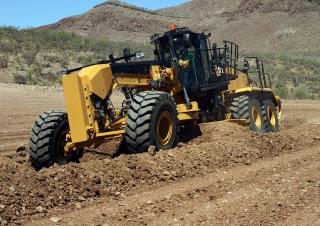Graders Caterpillar 16M3