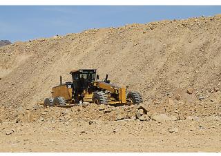 Graders Caterpillar 24M