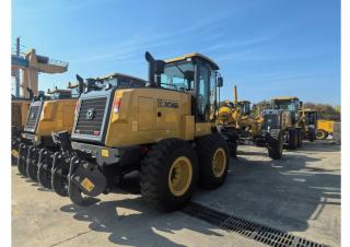 Graders XCMG GR180 