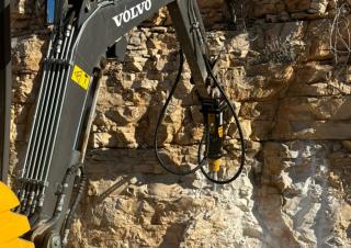Attachments Hydraulic Breakers OSA Demolition Equipment MB 10