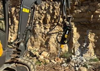 Attachments Hydraulic Breakers OSA Demolition Equipment MB 10