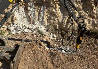 Attachments Hydraulic Breakers OSA Demolition Equipment MB 15
