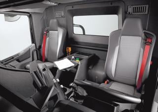 Kamyonlar Katı şasiler Renault K 380.18 4X2 R MEDIUM E6