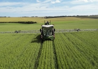 Kendinden itmeli tarla püskürtücüler Fendt Rogator 645 