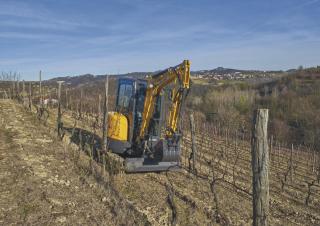 Mini Excavators New Holland E26C