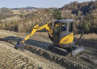 Mini Excavators New Holland E26C