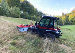 Vehicles Municipal Tractors Front Hitch Aebi TT 211+