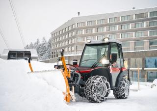 Vehicles Municipal Tractors Front Hitch Aebi TT 211+