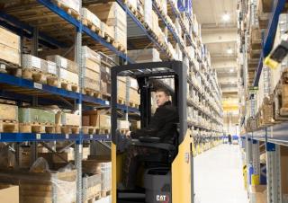 Palet İstifleyiciler Palet İstifleyiciler Oturaklı Sürücü Platformu Caterpillar NSS12N2TF