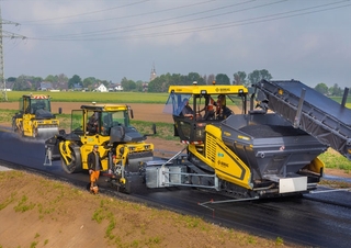 Paletli asfalt zemin kaldırıcıları Bomag BF 800 C 3 S 500