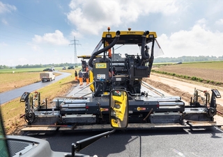 Paletli asfalt zemin kaldırıcıları Bomag BF 800 C 3 S 600