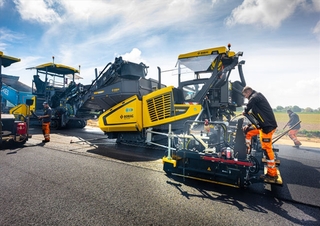Paletli asfalt zemin kaldırıcıları Bomag BF 800 C 3 S 600