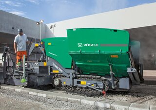 Paletli asfalt zemin kaldırıcıları Vögele Super 700i