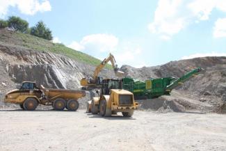 Paletli ekskavatörler Caterpillar 329E LN