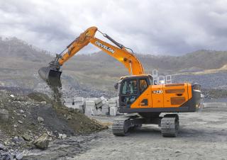 Paletli ekskavatörler Develon DX230LC-9