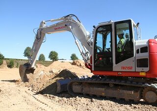 Paletli ekskavatörler Takeuchi TB 2150