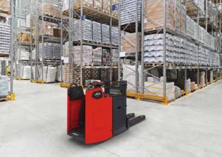 Pallet Stackers Pallet Stackers Stand Up Rider Platform Linde D10FP 
