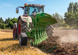 Ploughs Amazone Cayron 200