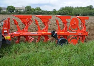 Ploughs Kuhn Master 103 4E T