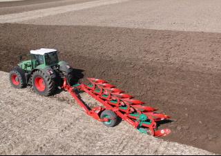 Ploughs Kverneland PG 115