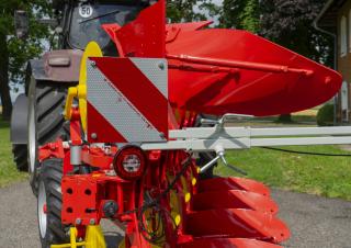 Ploughs Pöttinger Servo 4000