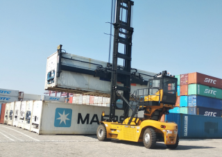 Reach stacker Sany SDCE100K9-T