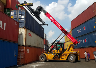 Reach stacker Sany SRSC1009-6E