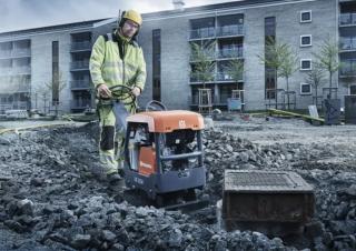 Vibratory Plate Compactors Reversible Vibratory Plate Compactors Husqvarna LG 204