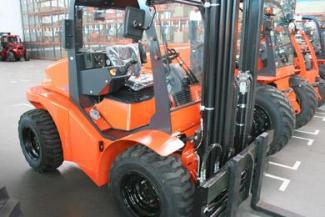 Rough Terrain Forklifts Mast Explorer H 30 DA