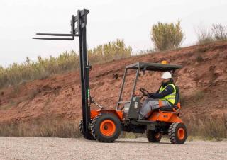 Rough terrain forkliftler Ausa C 11 M