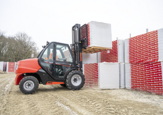Rough Terrain Forklifts Manitou MC 30-2