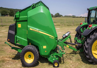 Round balers John Deere V461M