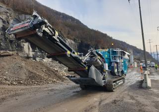 Rubble Recycling Plants Powerscreen Trakpactor 290SR