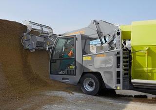 Feeding technology Self propelled feed mixers Storti Pointer EVO 200