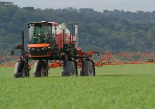 Self-propelled field sprayers Kuhn FIGHTER 3000
