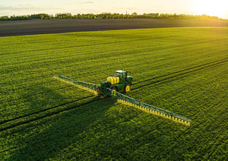 Self-propelled field sprayers John Deere R4140i