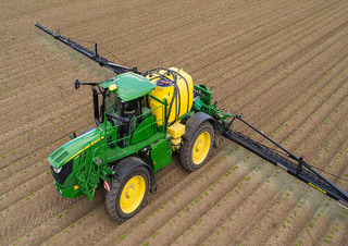 Self-propelled field sprayers John Deere R4150i