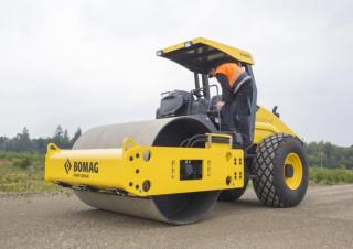 Rollers Single-drum Rollers Bomag BW 211 D-40 SL